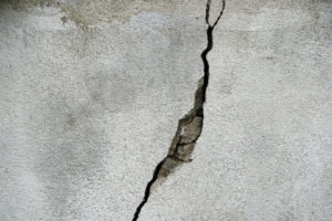 wet basement foundation crack